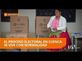 Video herunterladen: Azuay; masiva concurrencia de votantes - Teleamazonas