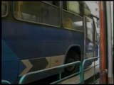 Una adulta mayor fue impactada por un bus de la Metrovía