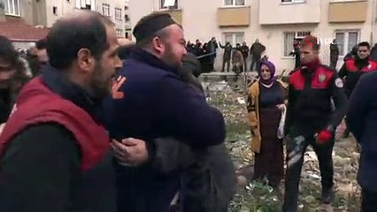 Kartal'da bina çöktü...Kurtarma çalışmaları sürüyor