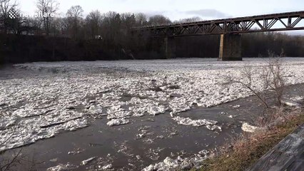 Massive ice jam on Ontario river causes thundering roar downstream