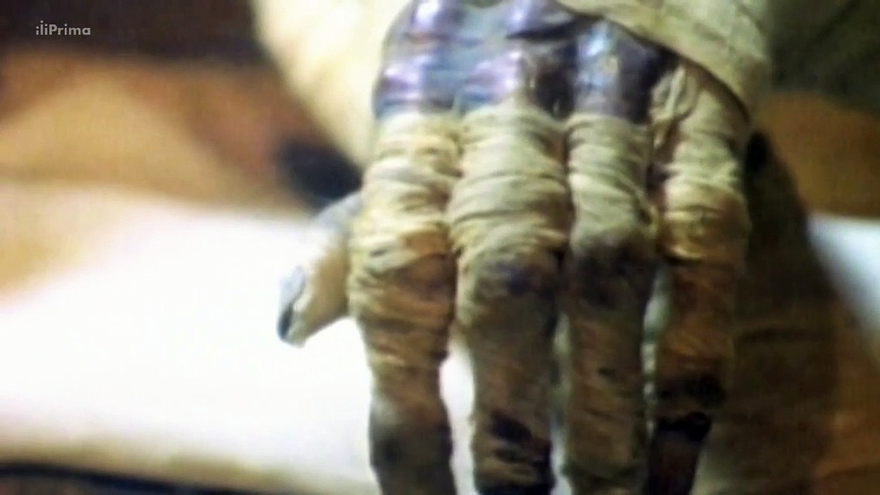 Země_ Území záhad (05) - Prokletí Tutanchamonovy hrobky -dokument (www.Dokumenty.TV)