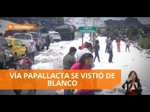 Decenas de vehículos quedaron atrapados por la nieve - Teleamazonas