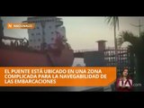 Autoridades remolcaron al buque que impactó al puente peatonal de Santay - Teleamazonas