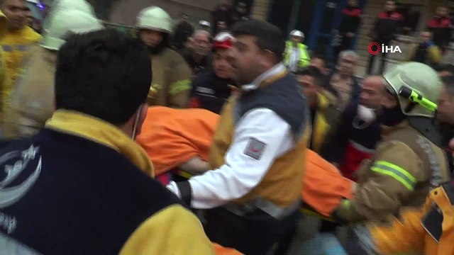 Kartal'da çöken binanın enkazından kurtarma çalışmaları