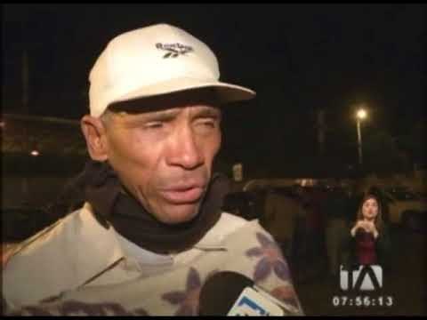 Miles de migrantes venezolanos pasan la noche en la terminal de Carcelén