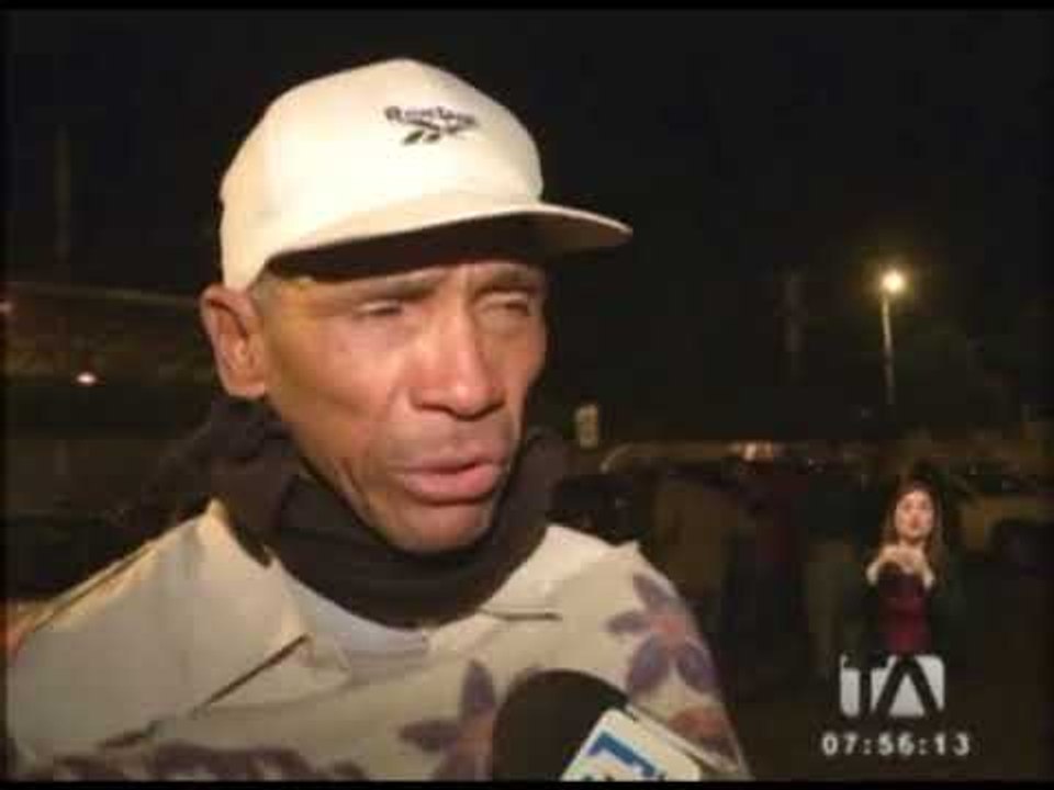 Miles de migrantes venezolanos pasan la noche en la terminal de Carcelén