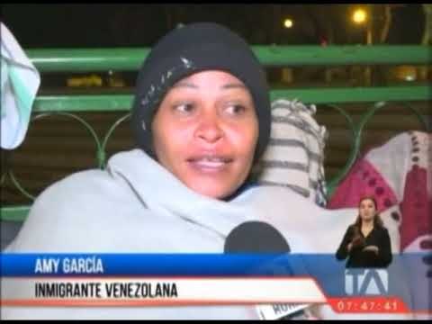 Venezolanos son trasladados desde Tulcán hacia la frontera sur