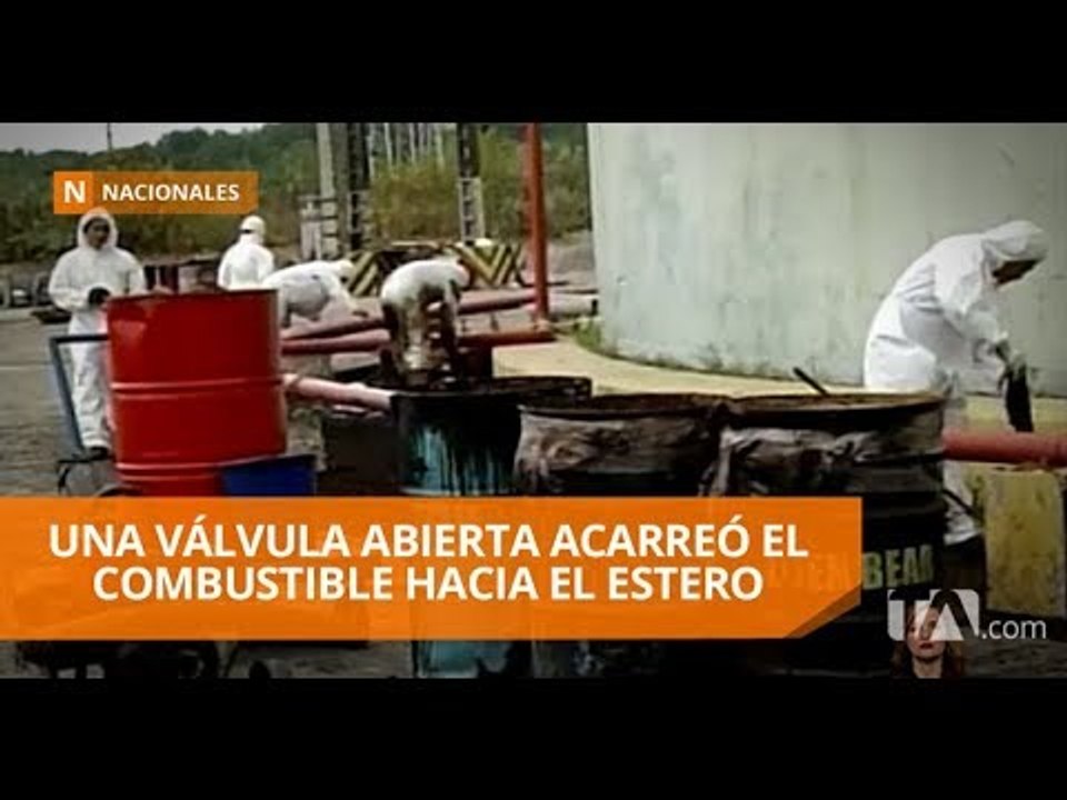 Cerca de 140 personas limpian derrame de combustible en estero - Teleamazonas