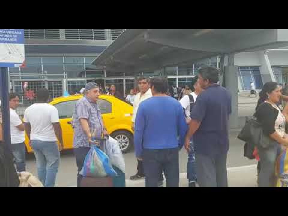 Ciudadanos guayaquileños regresan de su feriado - Teleamazonas