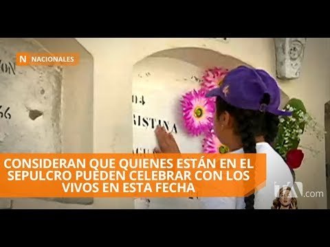 Cientos de personas acudieron a los cementerios - Teleamazonas