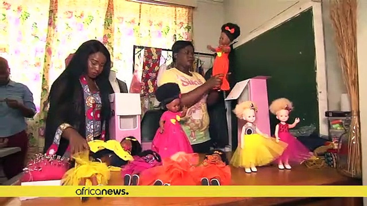 En Afrique du Sud, des entrepreneurs promeuvent les poupées de couleur noire