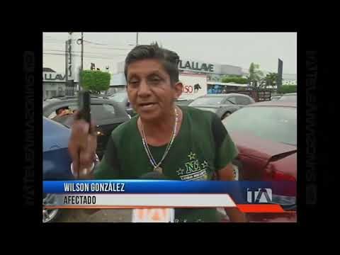 Daños materiales deja triple choque en Av Juan Tanca Marengo