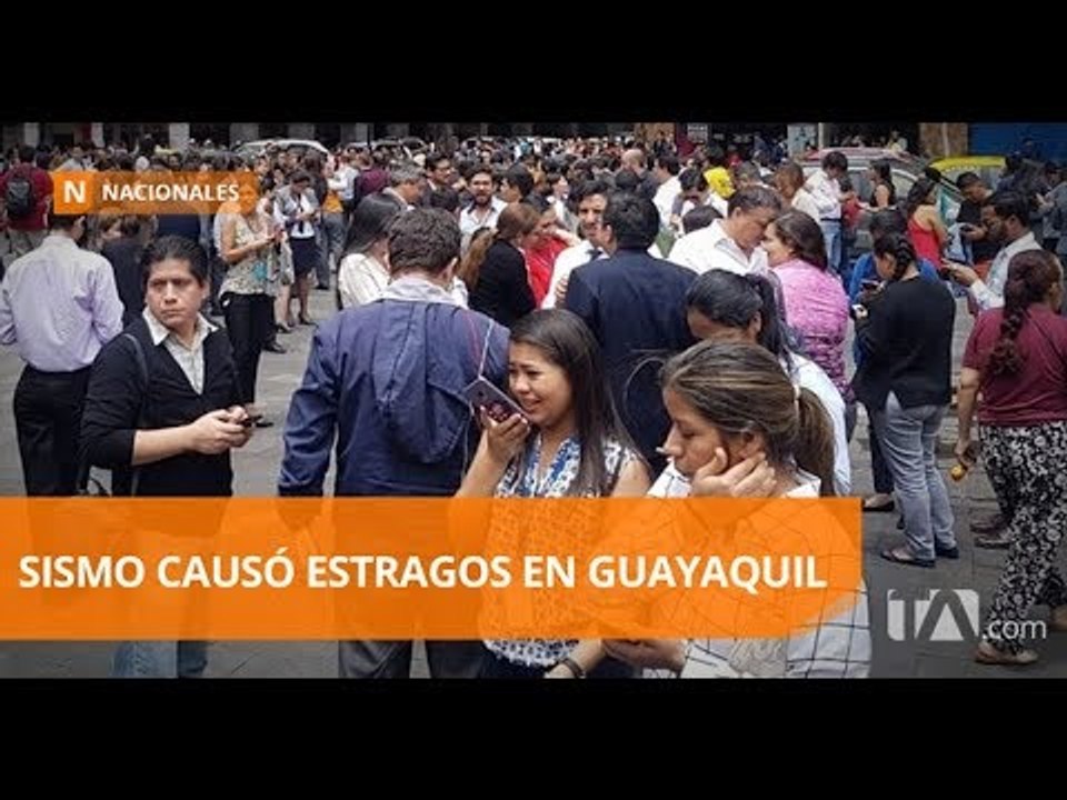 Trabajadores evacuaron edificios del centro de...