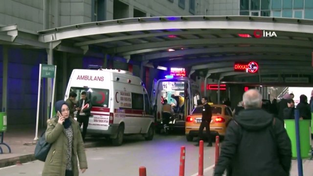 Çatıda geçen yüksek gerilim hattına kapılan genç tedavi gördüğü hastanede hayatını kaybetti