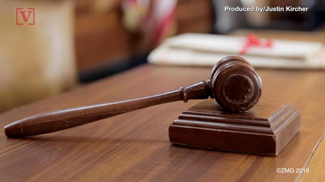 Lawyer with Bed Bugs Falling Out of Clothing Causes Courthouse Closure