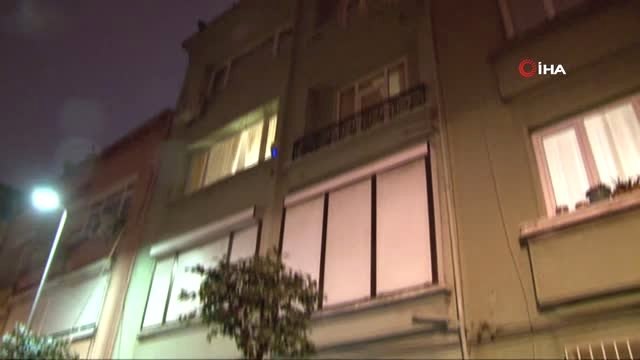 Şişli'de Evden Yayılan Koku Apartman Sakinlerini Ayağa Kaldırdı: Ünlü Yazarın Oğlu Evinde Ölü...