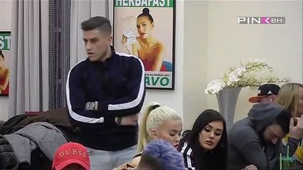 DAVID PONOVO SALJE PORUKU ALEKSANDRI DA IDE IZ KUCE