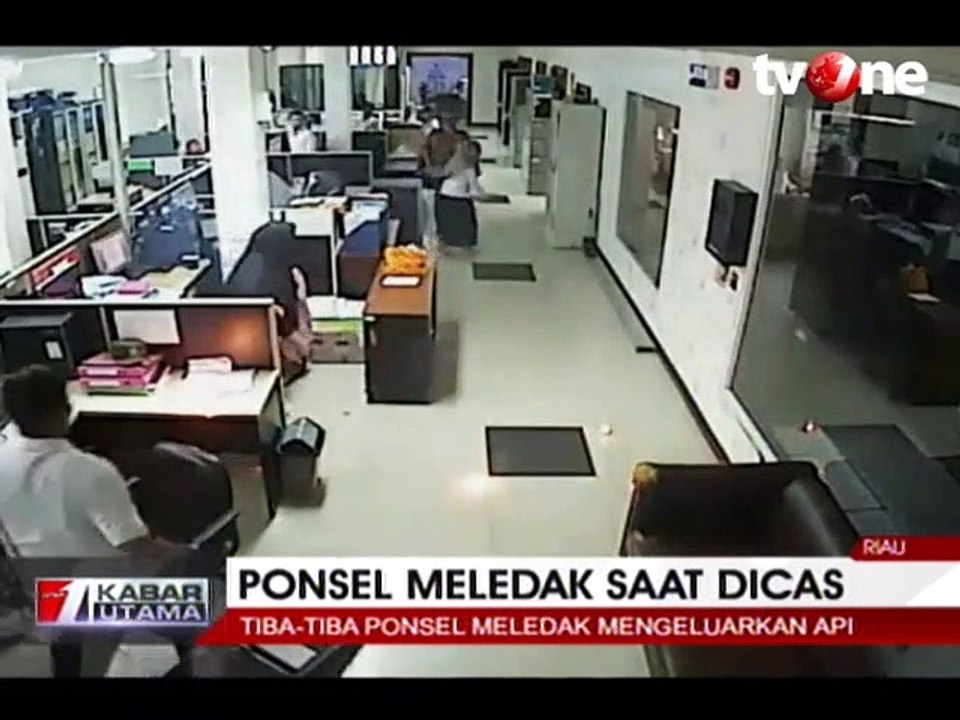 Ponsel Meledak Saat Dicas
