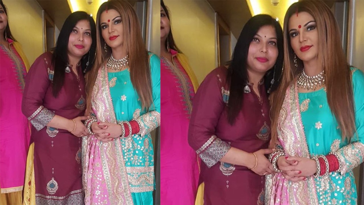 Rakhi Sawant flaunts her Sindoor at Kumbh 2019; Check Out | Boldsky