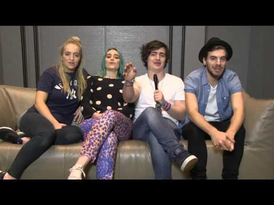 ศิลปินจาก Universal Music ส่งข้อความอวยพรคริสต์มาส และปีใหม่