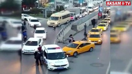 Müşteri olarak bindi, taksicinin başından aşağı su döktü