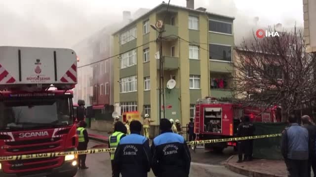 Sancaktepe'de Bir Tekstil Atölyesinde Yangın Çıktı. Olay Yerine Çok Sayıda İtfaiye Ekibi Gönderildi.