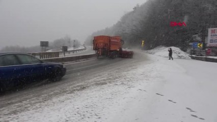 Bolu Dağı'nda Kar Yağışı Ulaşıma Etkiledi