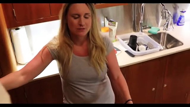 Cheers Me Baby! Lazy Gecko Sailing VLOG 90