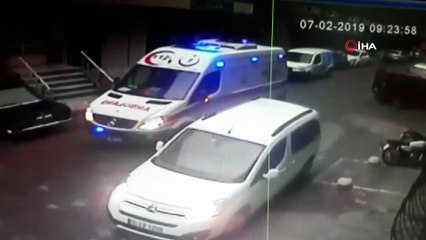 75 yaşındaki adam kızının aracıyla dehşet saçtı...O anlar kamerada