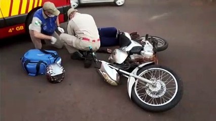 Colisão entre carro e moto é registrada no Centro