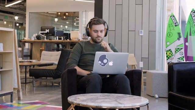 Product Walkthrough _ Crusher 360 Wireless Headphones _ Skullcandy (1080p)