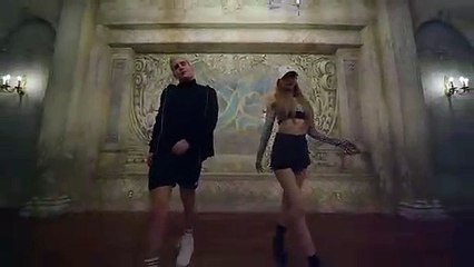 Lisa nhảy Taki Taki