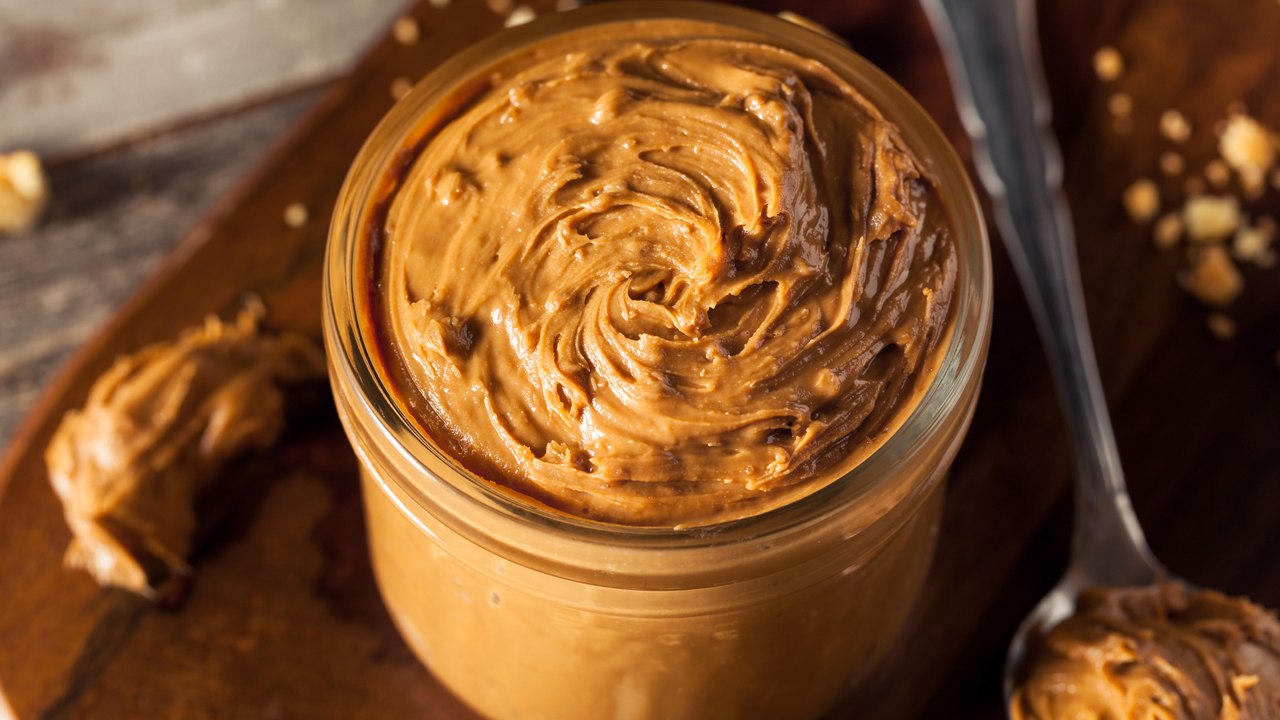 5 Gründe, warum Erdnussbutter gesund ist