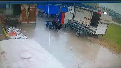 At Arabalı Hırsızlar Kameraya Yakalandı