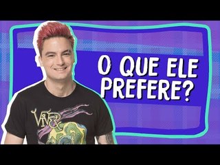 FELIPE NETO TIRA SELFIE SOZINHO OU COM OS AMIGOS?