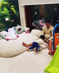 A même pas 2 ans, le fils de Ronaldo joue déjà au foot