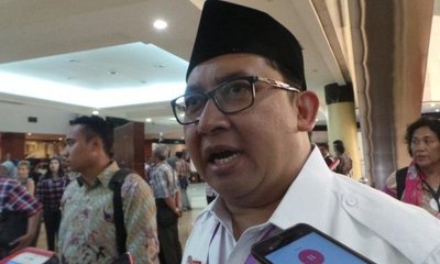 Dialog: Polemik Puisi Fadli Zon, Benarkah Sindir Mbah Moen? [1]