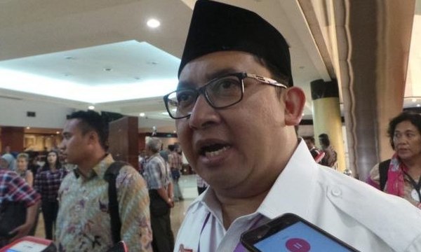 Dialog: Polemik Puisi Fadli Zon, Benarkah Sindir Mbah Moen? [1]