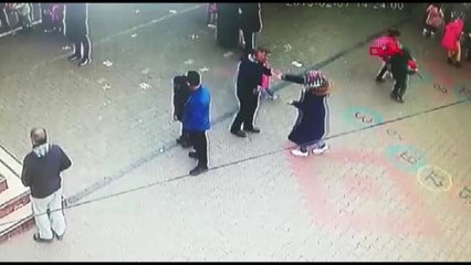 Kırıkkale'de Kadın Veli Erkek Öğretmeni Bıçakladı