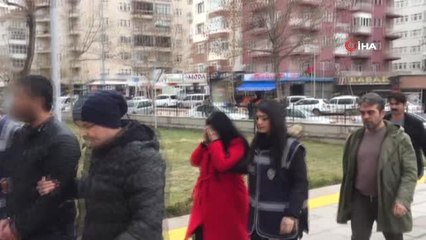 Masaj Salonu Görünümlü Fuhuş Salonuna Baskın: 3 Gözaltı