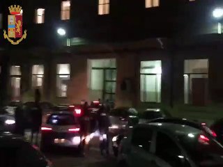 Sparatoria all'Axa, si costituiscono i due aggressori. "Non volevamo sparagli"