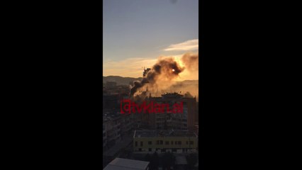 Perfshihet nga flaket nje lokal ne qender te Tiranes