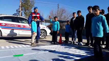 Kadirli'de öğrencilere 'Trafik dedektifi' eğitimi verildi - OSMANİYE