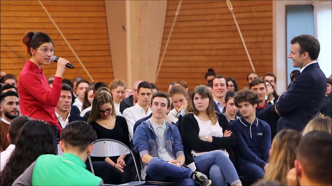 Grand débat national à Etang-sur-Arroux : Estelle s'adresse à Emmanuel Macron