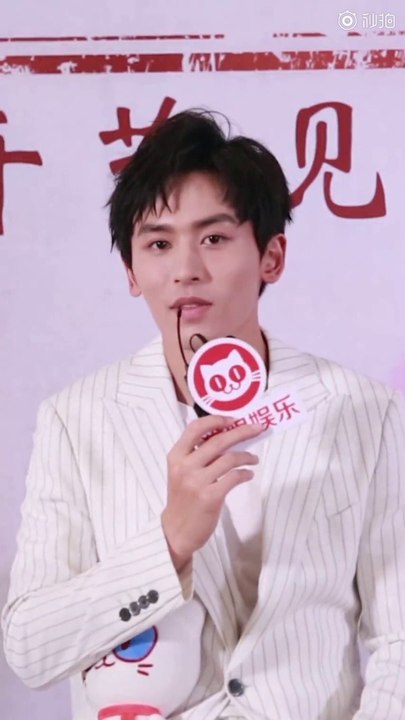 20181114 [猫娛樂] 来自张哲瀚的晚安，连暖心的问候也可以这么霸气！ (1480p)