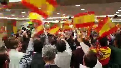 Más de 1.000 personas han llenado el acto de Vox que se ha celebrado en Pamplona. Espectacular!