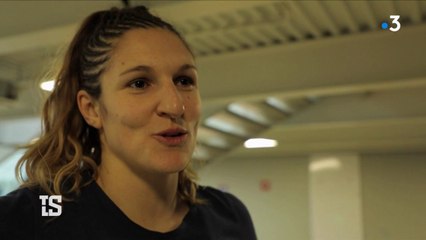 La minute rugby : les filles du XV de France se préparent au Crunch