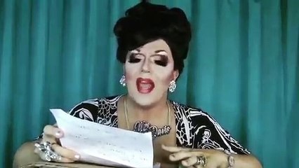Mrs Kasha Davis trying Bianca Del Rio's remover wipes