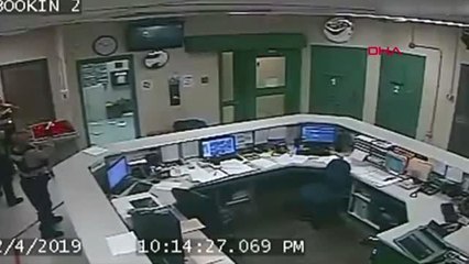 Dha Dış - Kaçmaya Çalıştığı Havalandırma Tüneli Çöktü, Polislerin Arasına Düştü