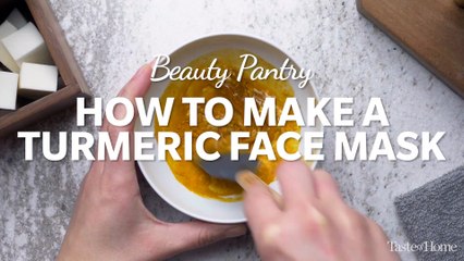 How to Make a Turmeric Face Mask